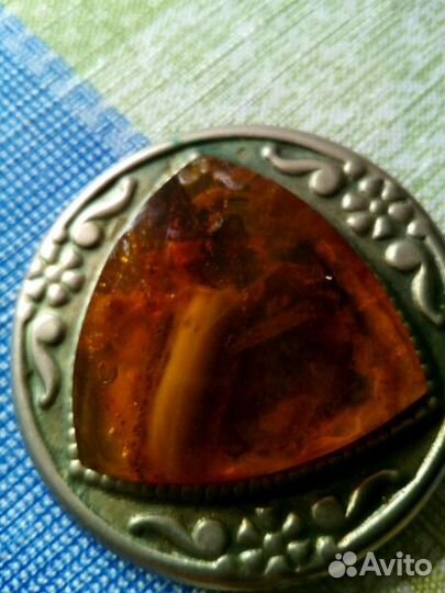 Брошь старинная с янтарем и кулон