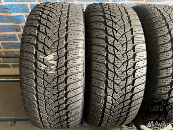 Goodyear UltraGrip Performance 225/55 R16 95H