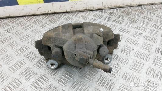 Суппорт тормозной передний правый volkswagen sciro