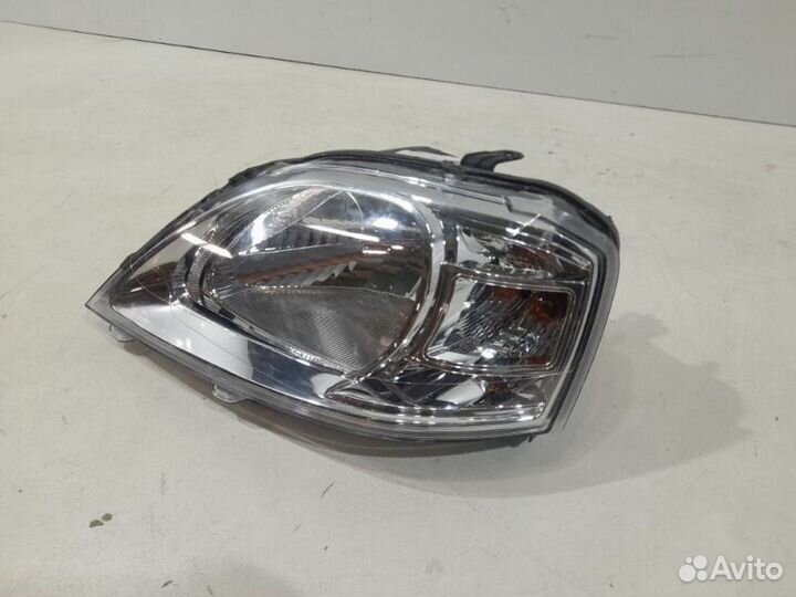 Фара левая LADA Largus 2011