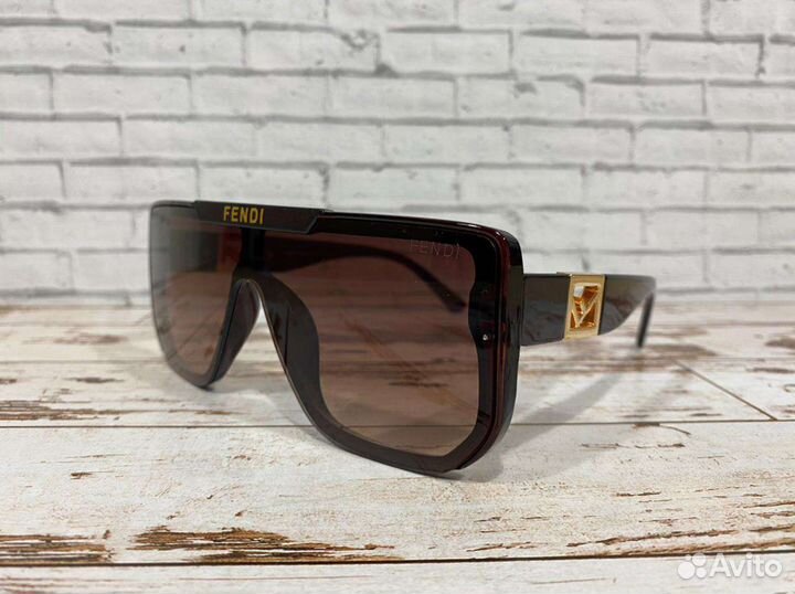 Солнцезащитные очки женские Fendi