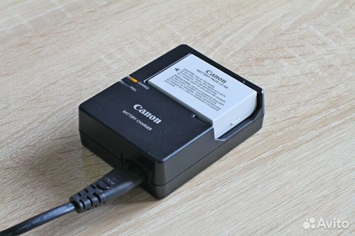 Зарядное устройство Canon LC-E8E + батарея LP-E8