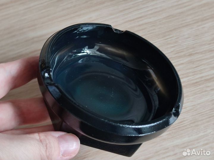 Пепельница стеклянная черная