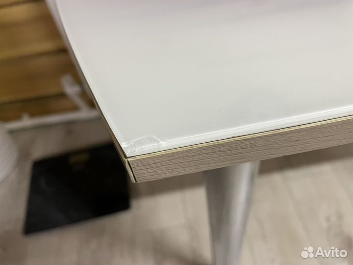 Стол кухонный