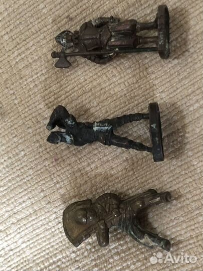 Модель солдатиков металлические тяжелые 3 шт