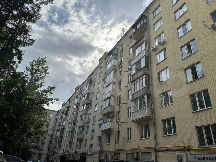 Доля в 3-к. квартире, 67,2 м², 3/8 эт.