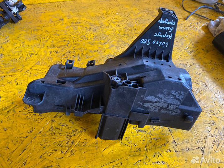 Корпус блока предохранителей Volvo S80 TS D5244T