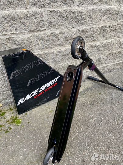 Трюковой самокат Neon