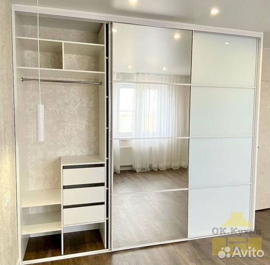 Шкаф с зеркалом