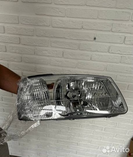 Фара правая Hyundai Accent