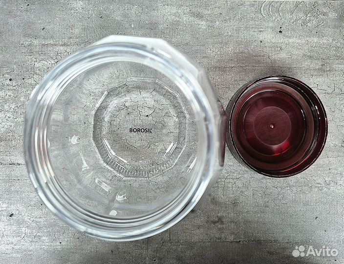 Стеклянная большая банка 