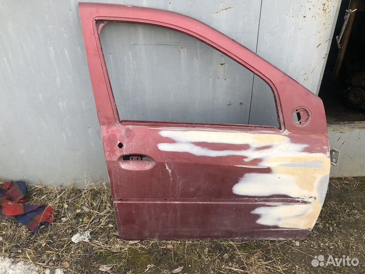 Дверь передняя правая renault logan 1