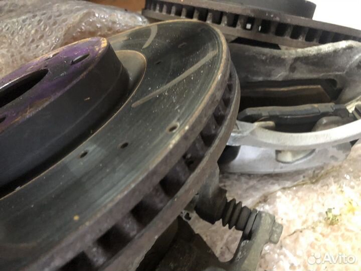 Тормозные диски и супорта в комплекте