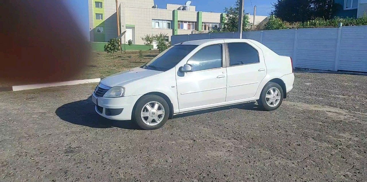 Renault Logan: фото владельца