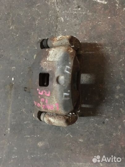 Суппорт передний правый