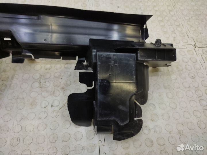 Воздуховод радиатора левый Toyota Camry XV70 2017