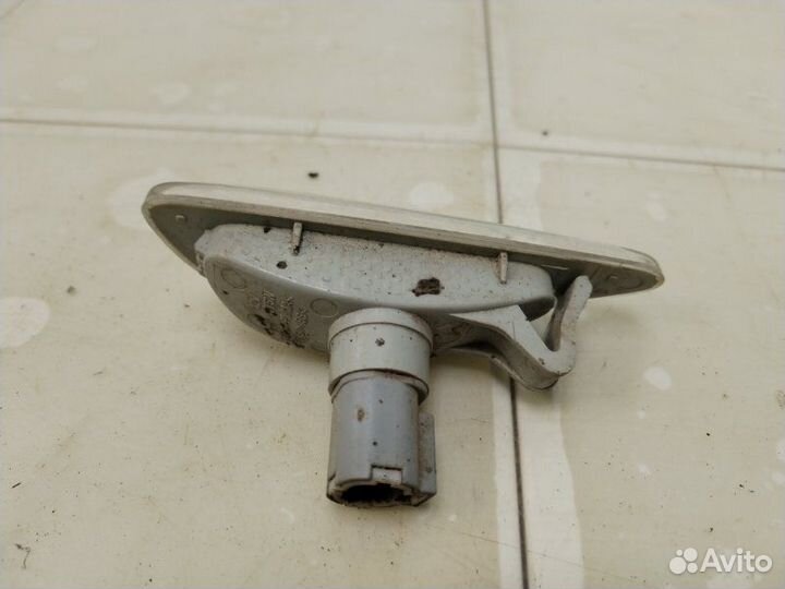 Поворотник в крыло передний левый Hyundai Solaris