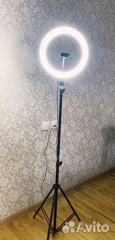 Кольцевая светодиодная лампа