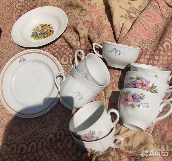 Тарелки и чашки