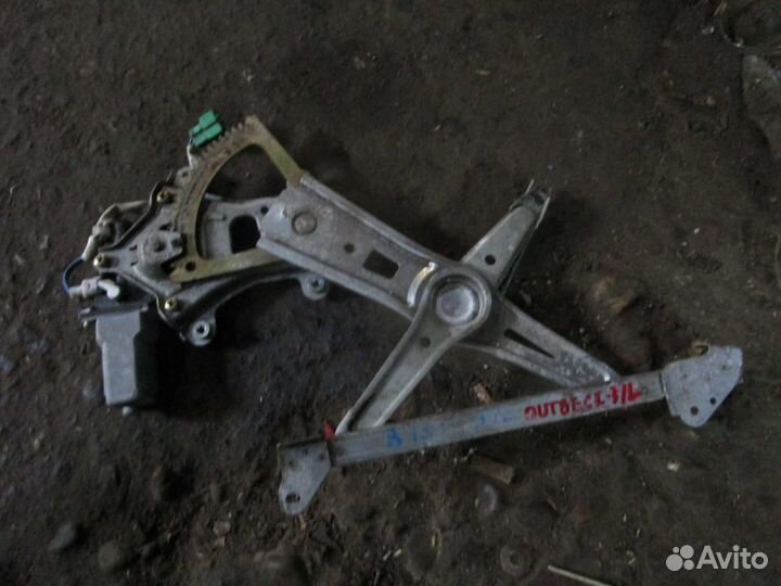 Стеклоподъемник задний левый Subaru Legacy Outback