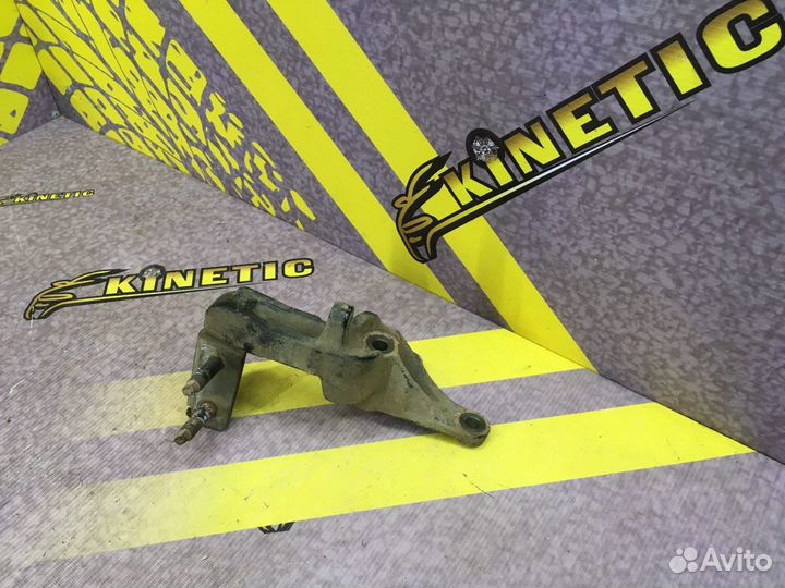 Кронштейн опоры двигателя правый Spectra Спектра