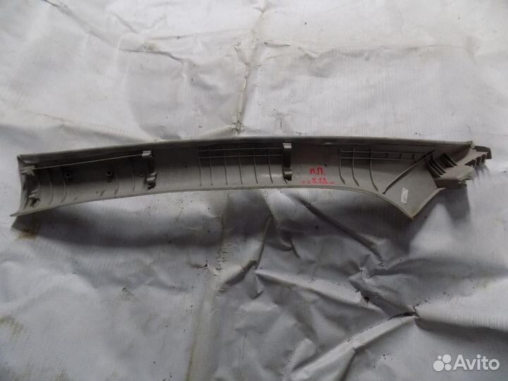 Обшивка стойки 508 2010