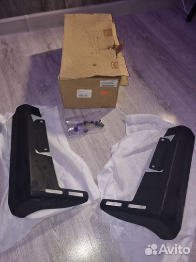 Накладки порогов Subaru Legacy B4 новые