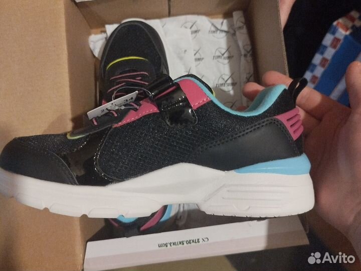 Кроссовки 34 размер новые