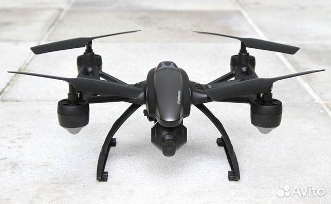 Квадрокоптер с видеокамерой