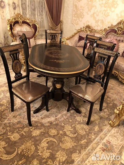 Стол и стулья новые