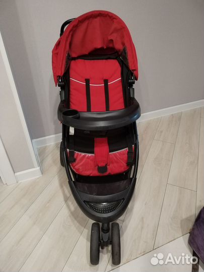 Прогулочная коляска