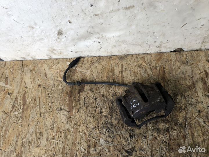 Суппорт передний правый jaguar x-type