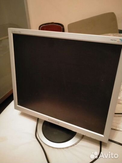 Монитор Samsung 19