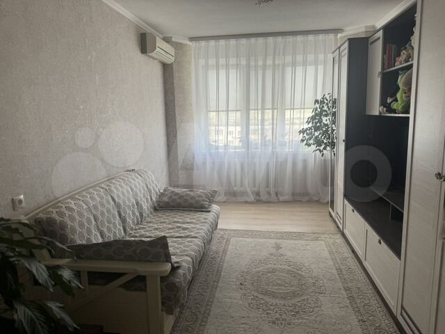 3-к. квартира, 65 м², 7/10 эт.