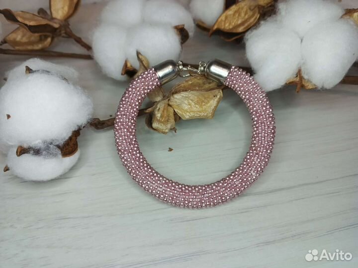 Украшения. Браслеты-жгуты из бисера