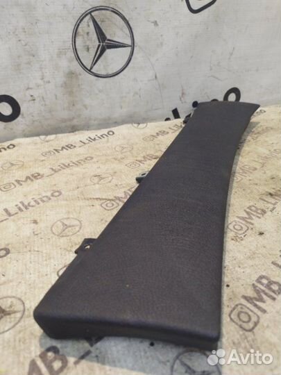Накладка торпедо правая Mercedes S-Class W221
