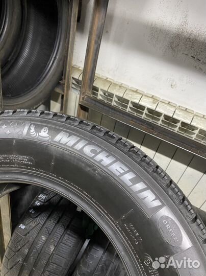 Michelin X-Ice XI3 215/65 R17 99T