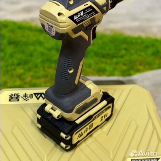 Новый аккумуляторный шуруповерт 90 ньютонов