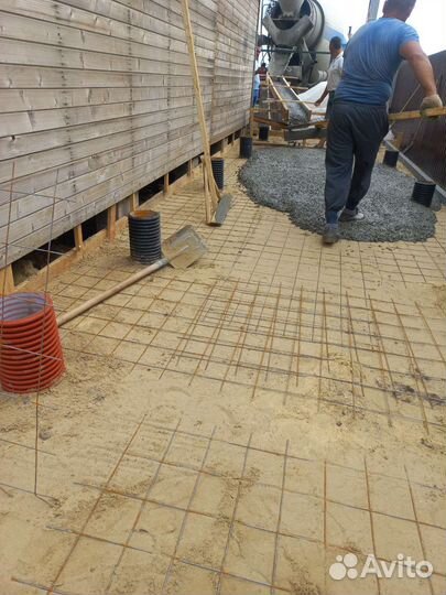 Бригада строителей