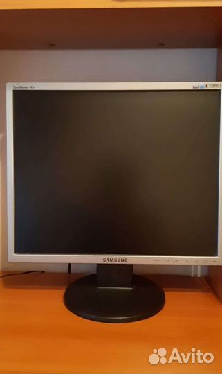 Монитор Samsung my19ls