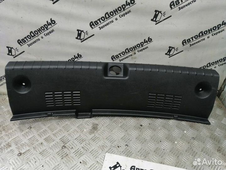 Обшивка задней панели багажника Kia Rio 4 седан