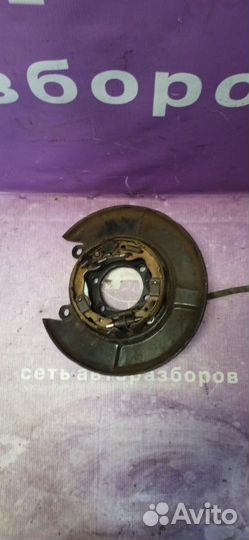 Тормозной щиток задний правый Renault Koleos