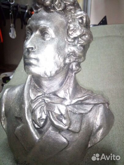 Бюст-Пушкин А С.-1967г