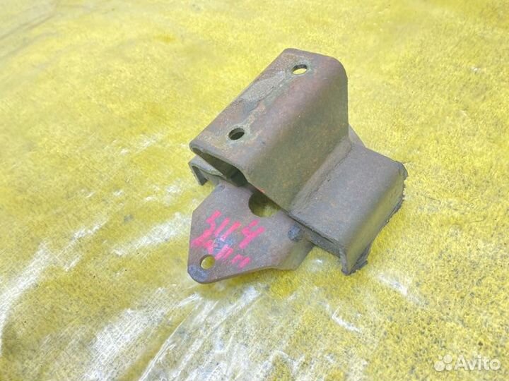 Подушка коробки передач передняя Mitsubishi 138805