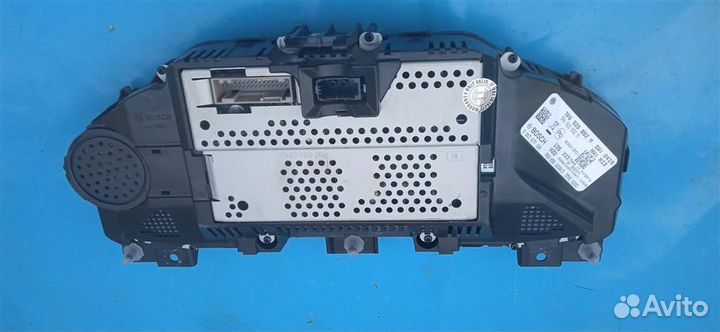 Щиток приборов VW Touareg NF (2011-2018)