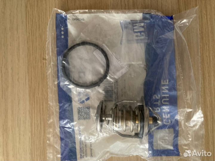 Термостат Cadillac Escalade Tahoe 89018168