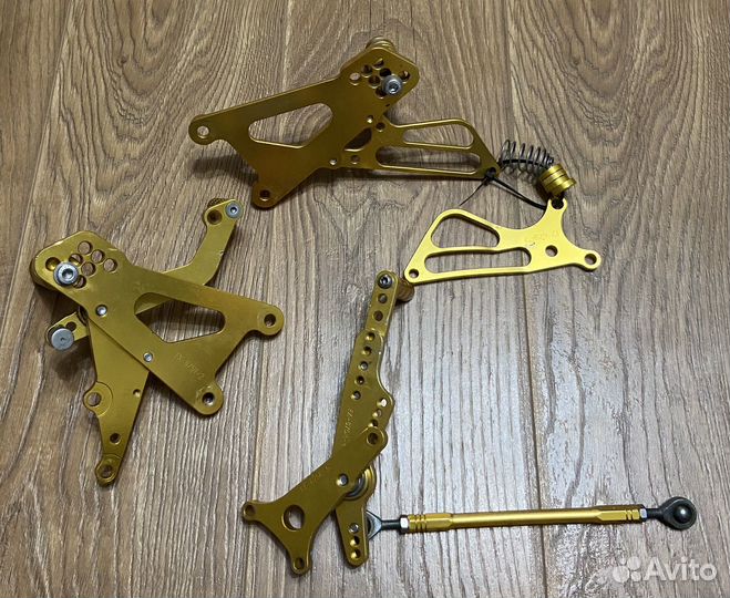 Подножки водительские triumph daytona 675