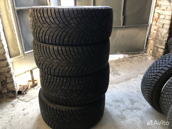 Pirelli Scorpion Ice Zero 2 275/45 R20 и 305/40 R20 112H