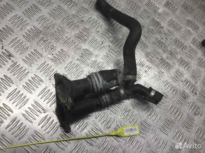 Фланец (тройник) системы охлаждения Ford Focus Hwd