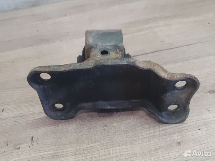 Опора кпп левая Mitsubishi lancer 9